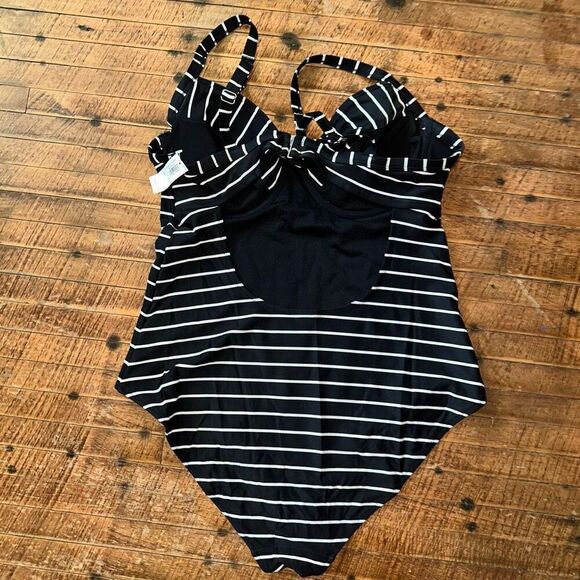 Old Navy black & white striped modest one piece swimsuit - Picture 2 of 3